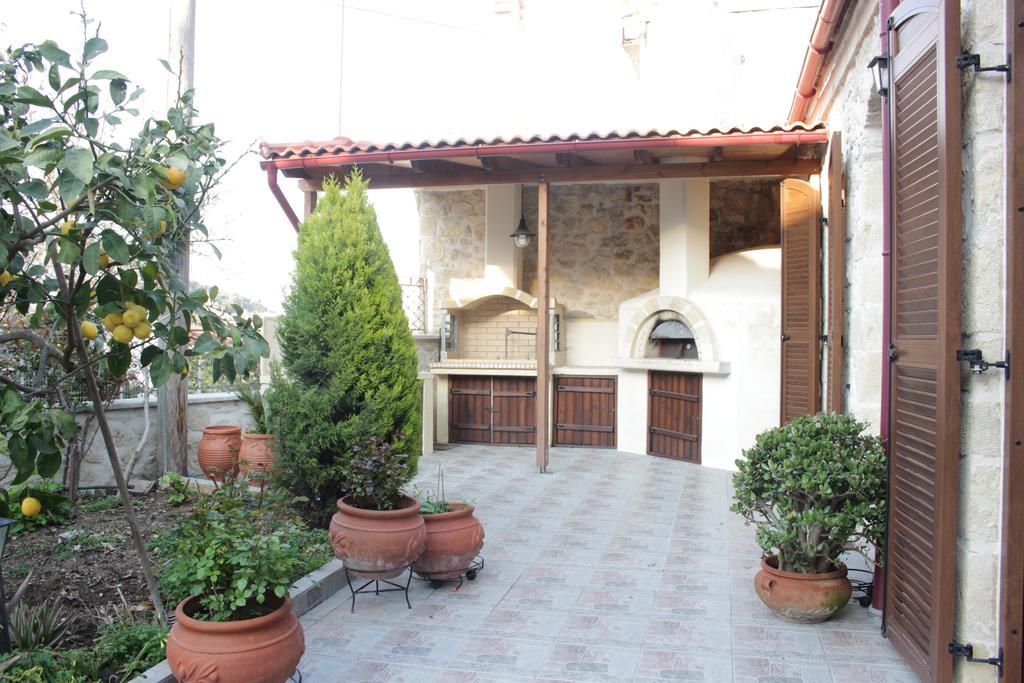 Artemisia Traditional Home Choudetsi Ngoại thất bức ảnh