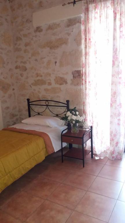 Artemisia Traditional Home Choudetsi Ngoại thất bức ảnh
