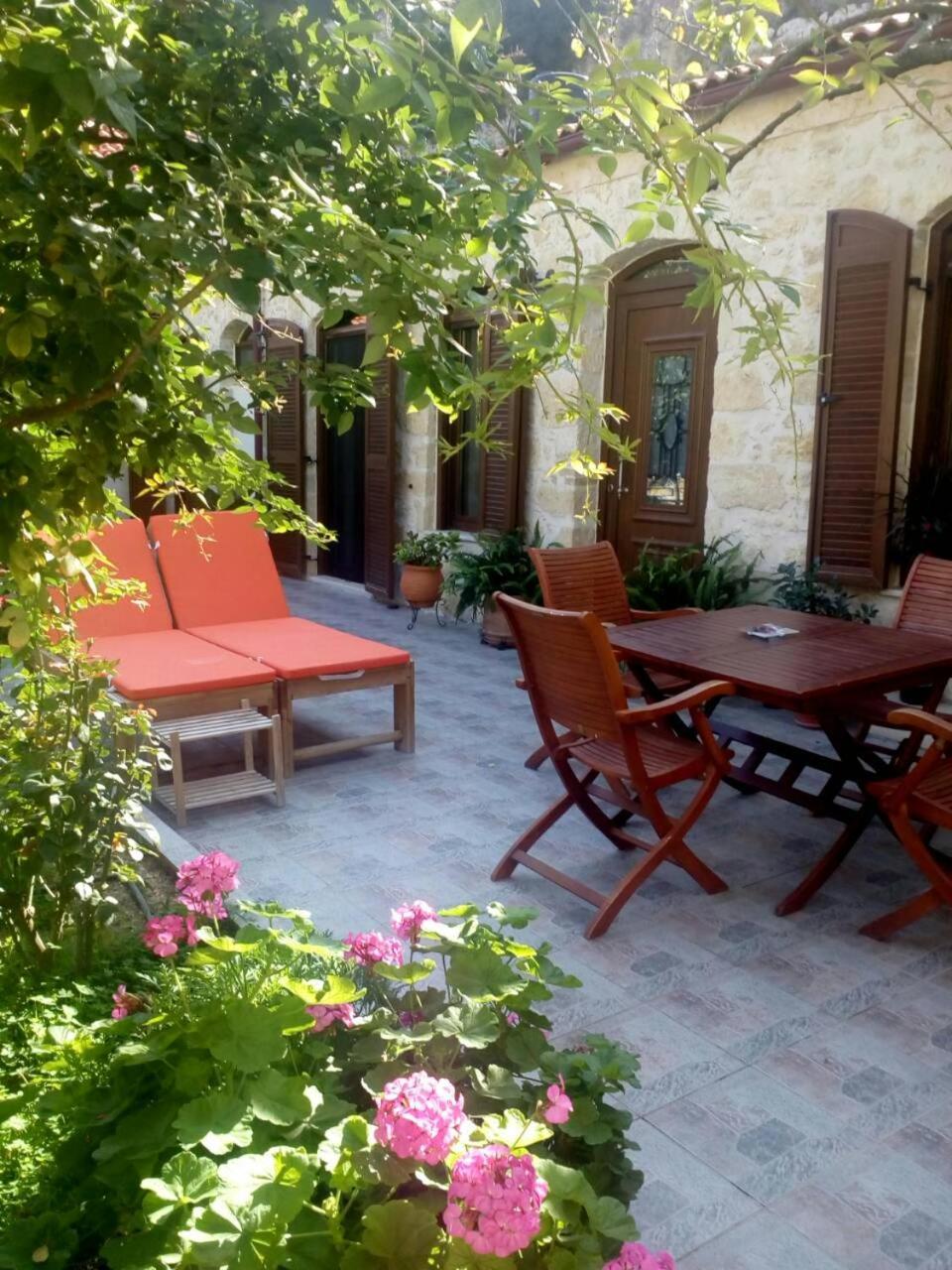 Artemisia Traditional Home Choudetsi Ngoại thất bức ảnh